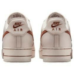 Nike Men's Air Force 1 '07 LV8.