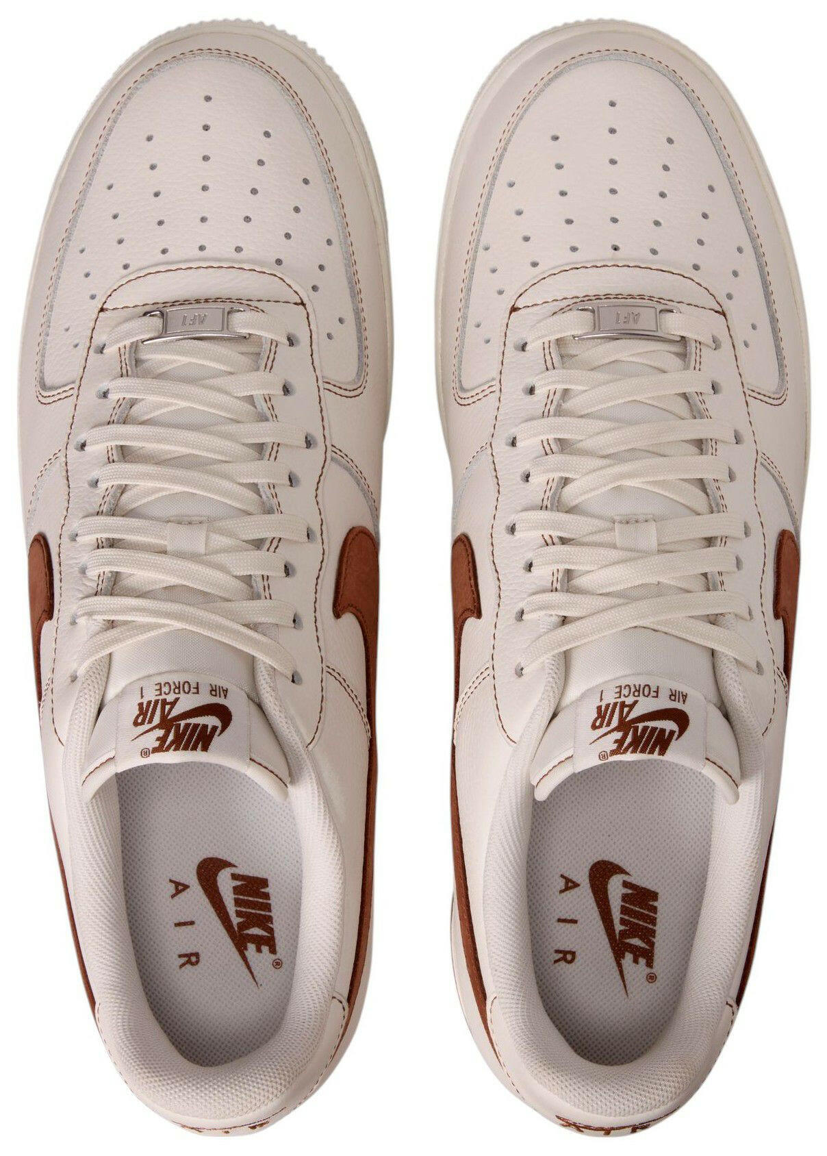 Nike Men's Air Force 1 '07 LV8.