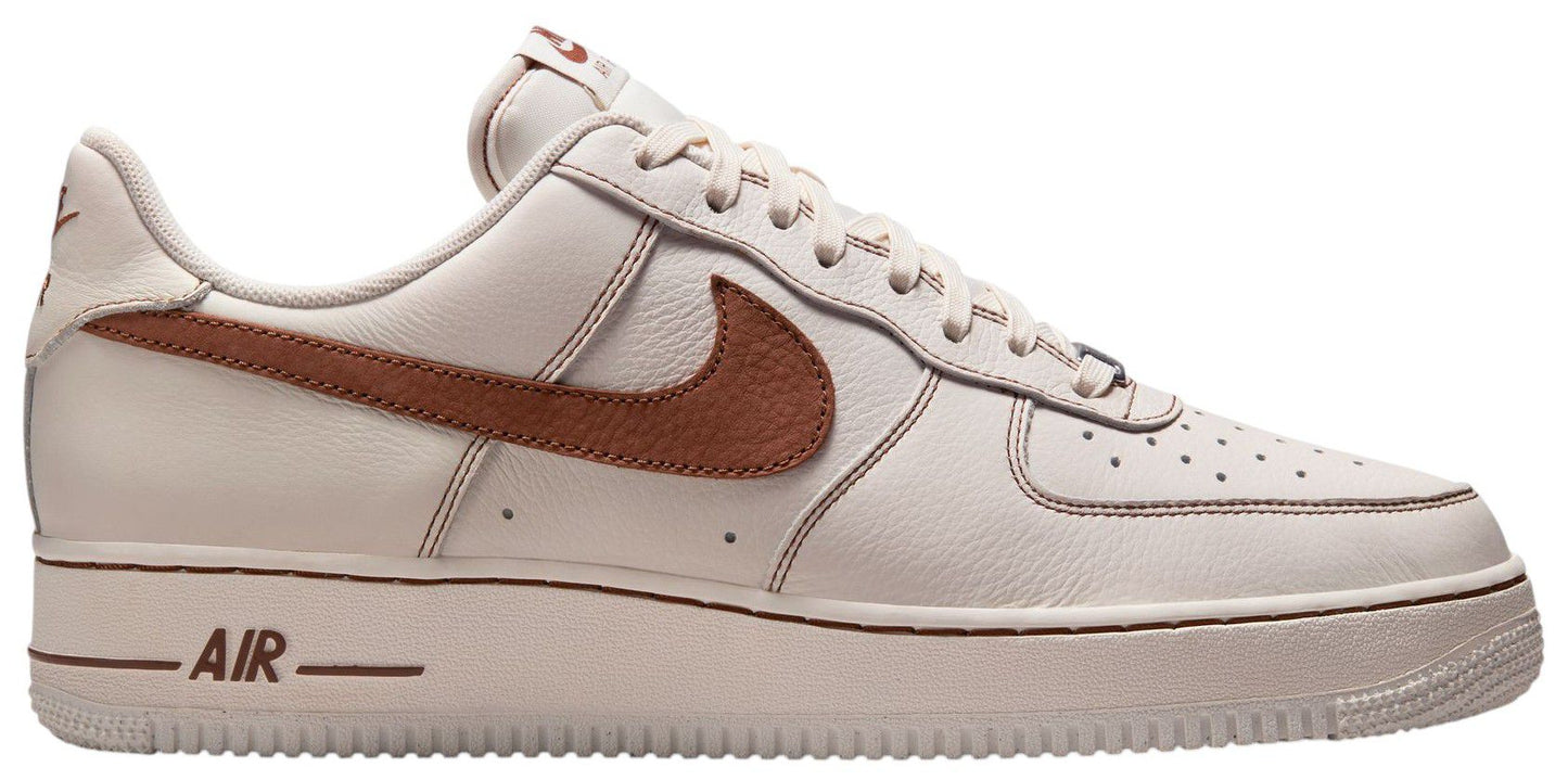 Nike Men's Air Force 1 '07 LV8