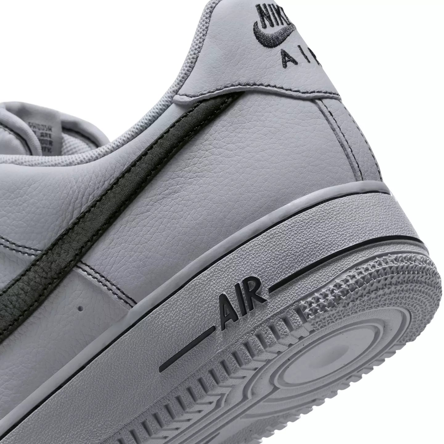 Nike Men's Air Force 1 '07 LV8