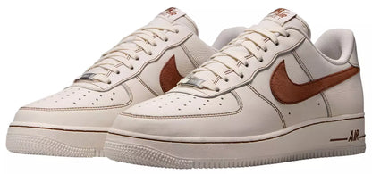 Nike Men's Air Force 1 '07 LV8