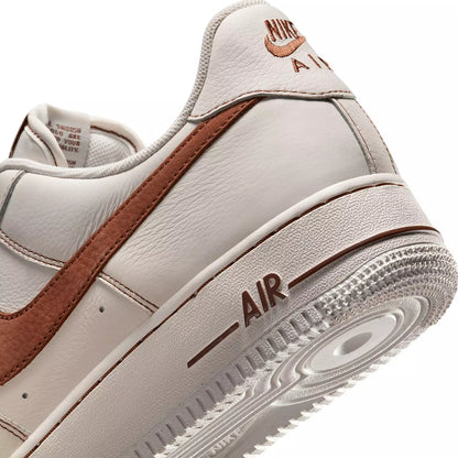 Nike Men's Air Force 1 '07 LV8