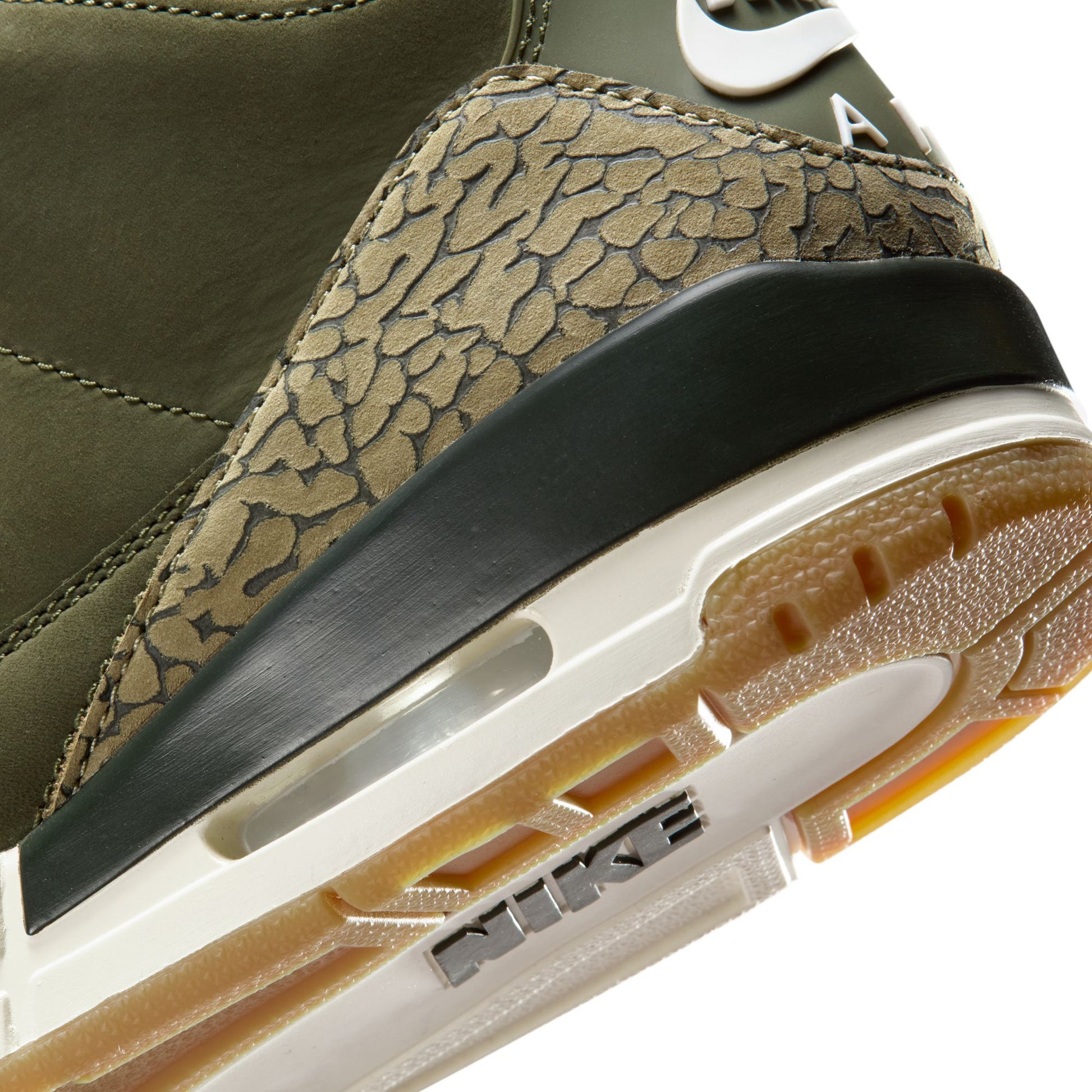 Air Jordan 3 Retro "Family Affair" 